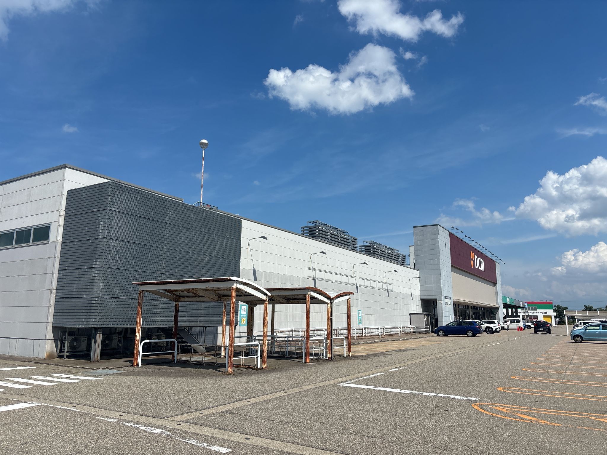 DCM高岡駅南店